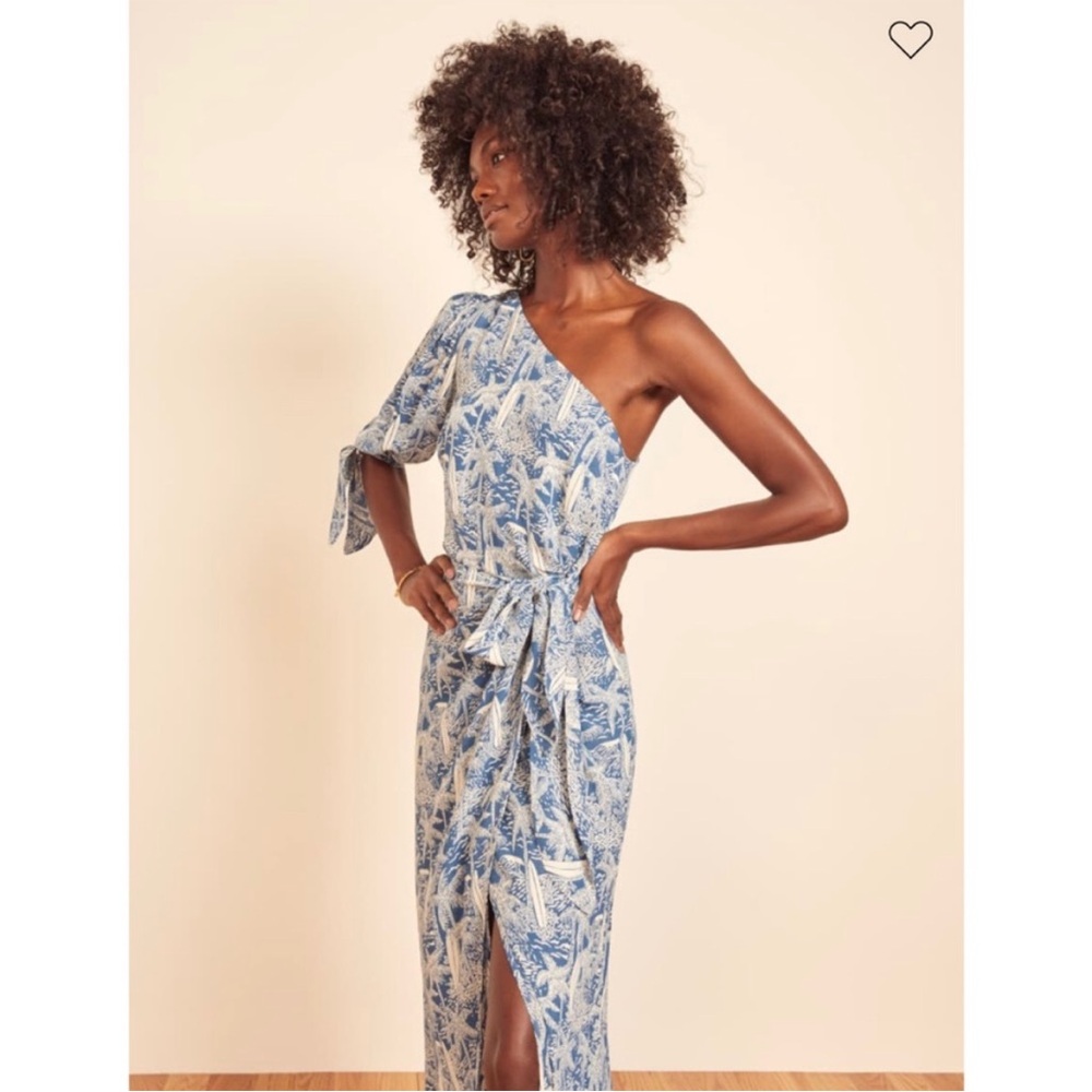 Reformation Rainey Dress in Bali - Picture 3 of 11